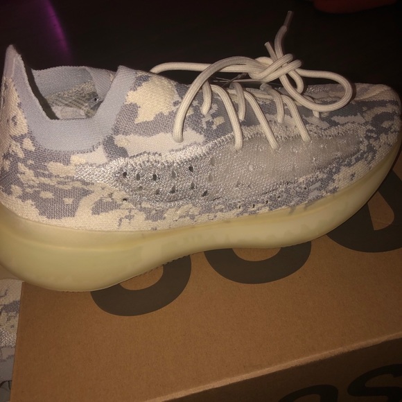 COPY - Yeezy 380 alien - Picture 5 of 8